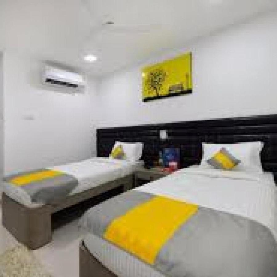 La Riviera Suites Madhapur Haïdarabad Extérieur photo